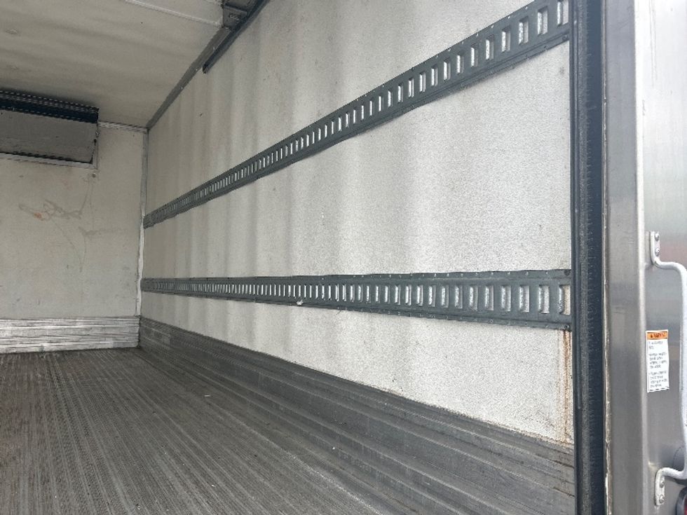 Refrigerated Truck-Light and Medium Duty Trucks-Isuzu-2021-NRR-Obetz-OH-62,977\n\t\tmiles-$ 63,750 - Image 12