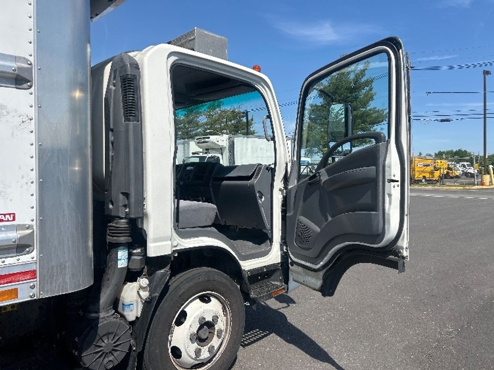 Refrigerated Truck-Light and Medium Duty Trucks-Isuzu-2021-NRR-South Plainfield-NJ-113,451\n\t\tmiles-$ 55,750 - Image 20