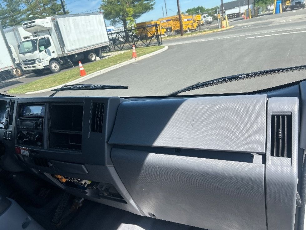 Refrigerated Truck-Light and Medium Duty Trucks-Isuzu-2021-NRR-South Plainfield-NJ-113,451\n\t\tmiles-$ 55,750 - Image 21