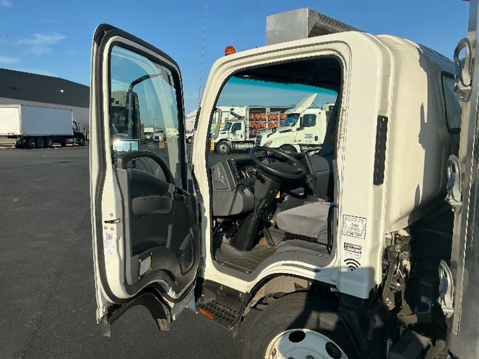 Refrigerated Truck-Light and Medium Duty Trucks-Isuzu-2021-NRR-South Plainfield-NJ-30,973\n\t\tmiles-$ 60,500 - Image 16