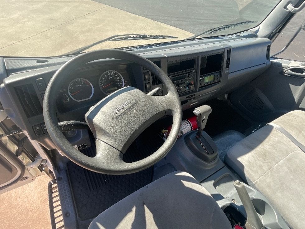 Refrigerated Truck-Light and Medium Duty Trucks-Isuzu-2021-NRR-Statesville-NC-119,277\n\t\tmiles-$ 59,500 - Image 17