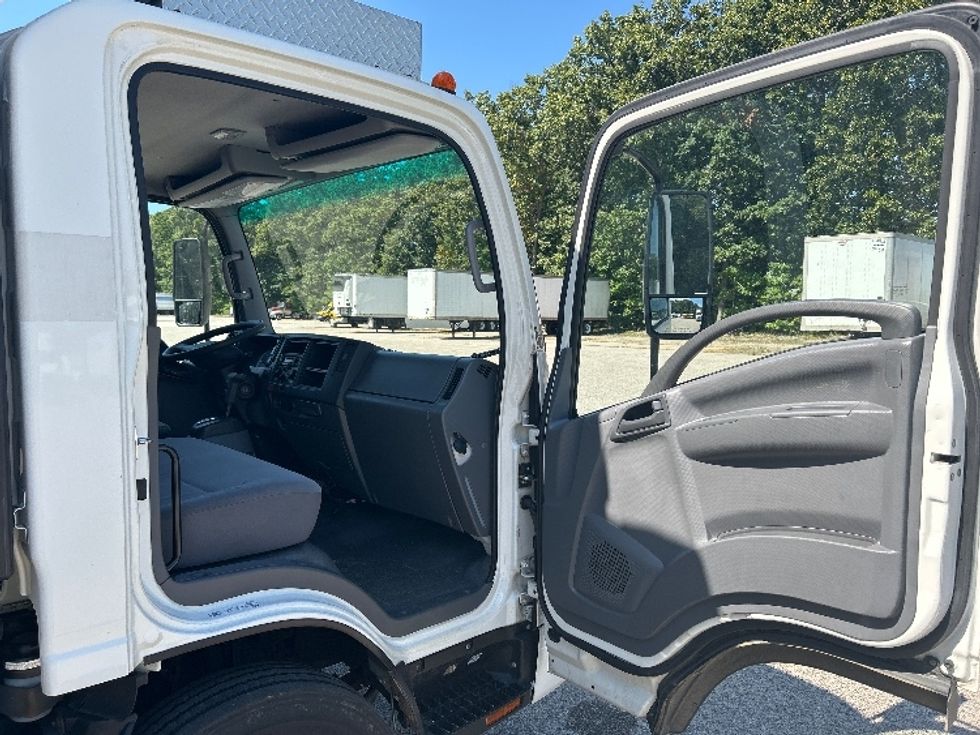 Refrigerated Truck-Light and Medium Duty Trucks-Isuzu-2021-NRR-Traverse City-MI-97,666\n\t\tmiles-$ 58,500 - Image 20