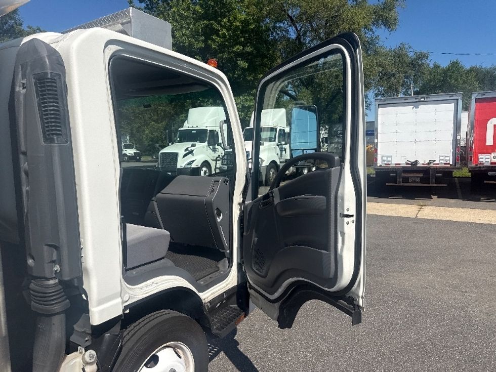 Refrigerated Truck-Light and Medium Duty Trucks-Isuzu-2022-NPR EFI-Baltimore-MD-103,181\n\t\tmiles-$ 47,500 - Image 20