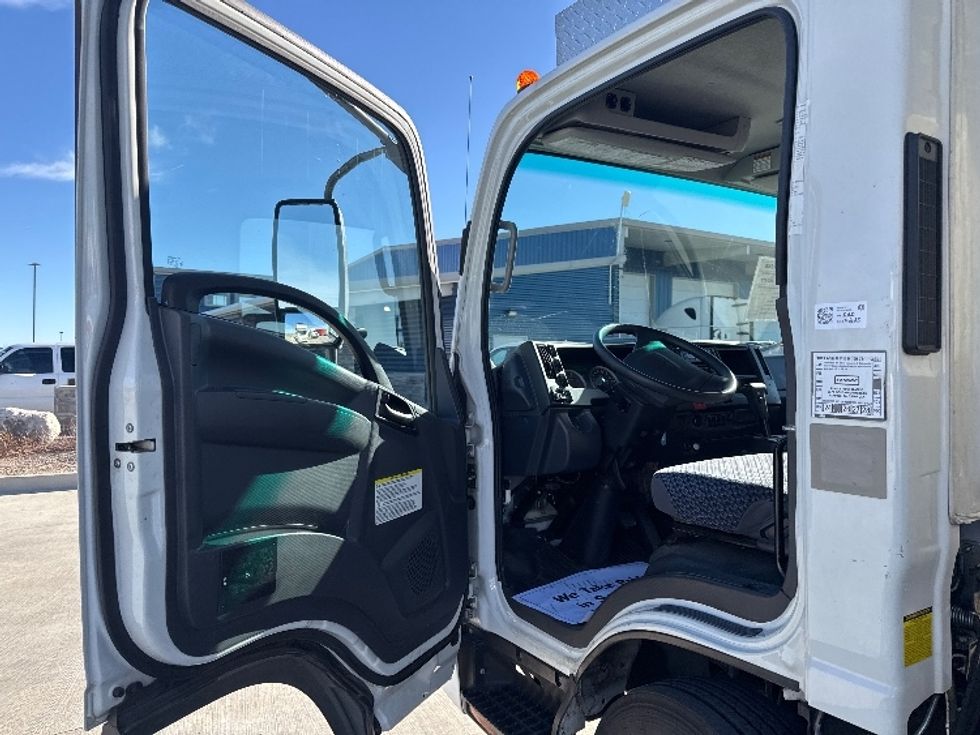 Refrigerated Truck-Light and Medium Duty Trucks-Isuzu-2022-NPRXD-Greeley-CO-91,771\n\t\tmiles-$ 60,750 - Image 16