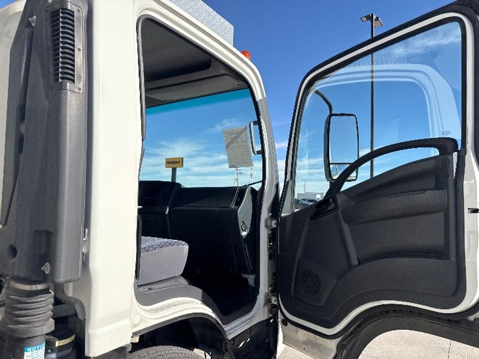 Refrigerated Truck-Light and Medium Duty Trucks-Isuzu-2022-NPRXD-Greeley-CO-91,771\n\t\tmiles-$ 60,750 - Image 20