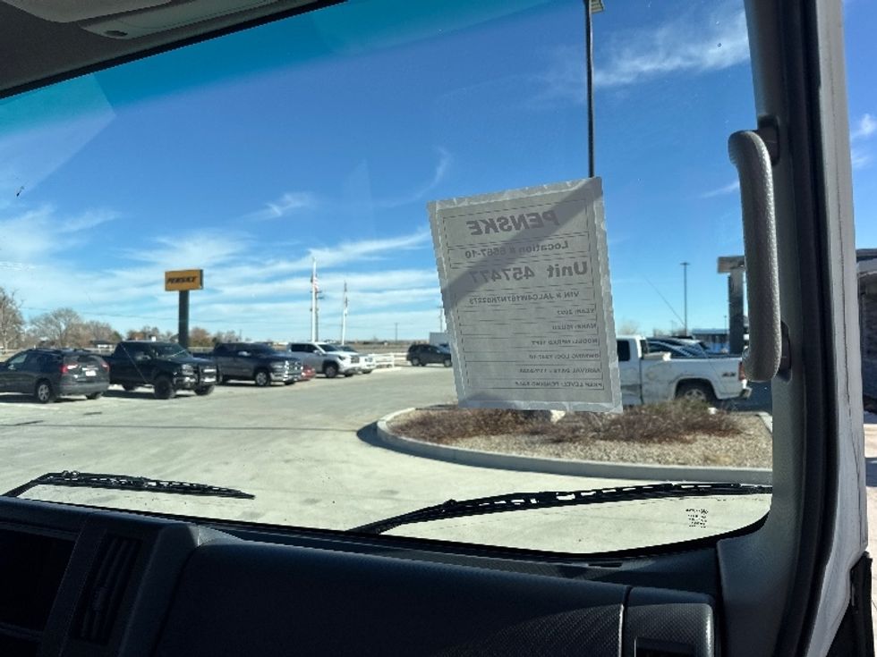 Refrigerated Truck-Light and Medium Duty Trucks-Isuzu-2022-NPRXD-Greeley-CO-91,771\n\t\tmiles-$ 60,750 - Image 21