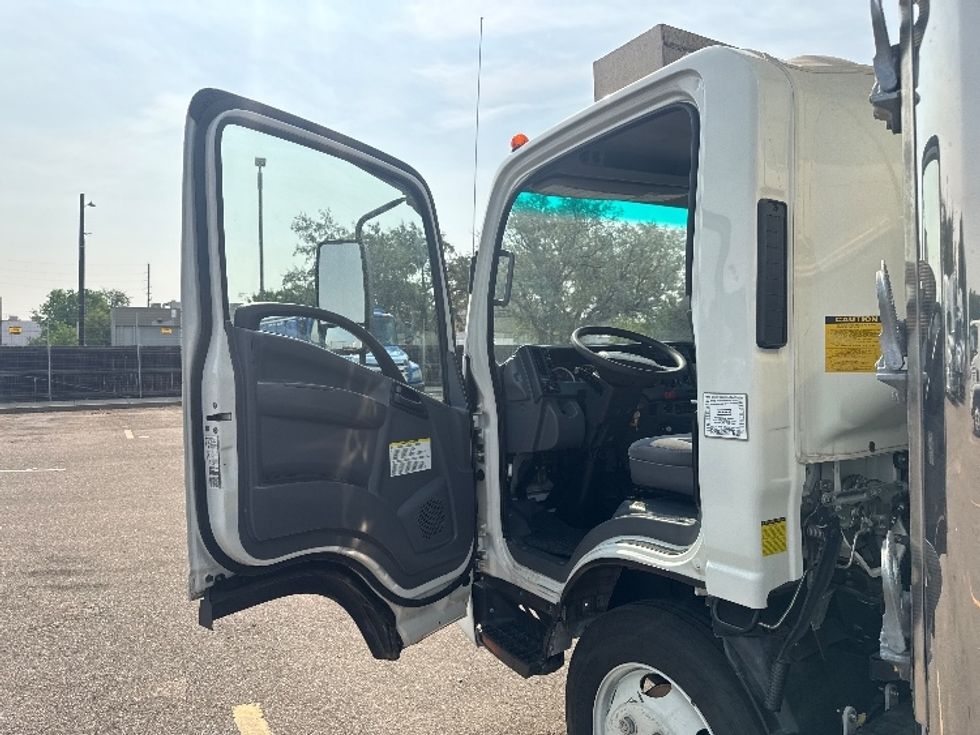 Refrigerated Truck-Light and Medium Duty Trucks-Isuzu-2022-NQR-Greeley-CO-89,236\n\t\tmiles-$ 60,000 - Image 16