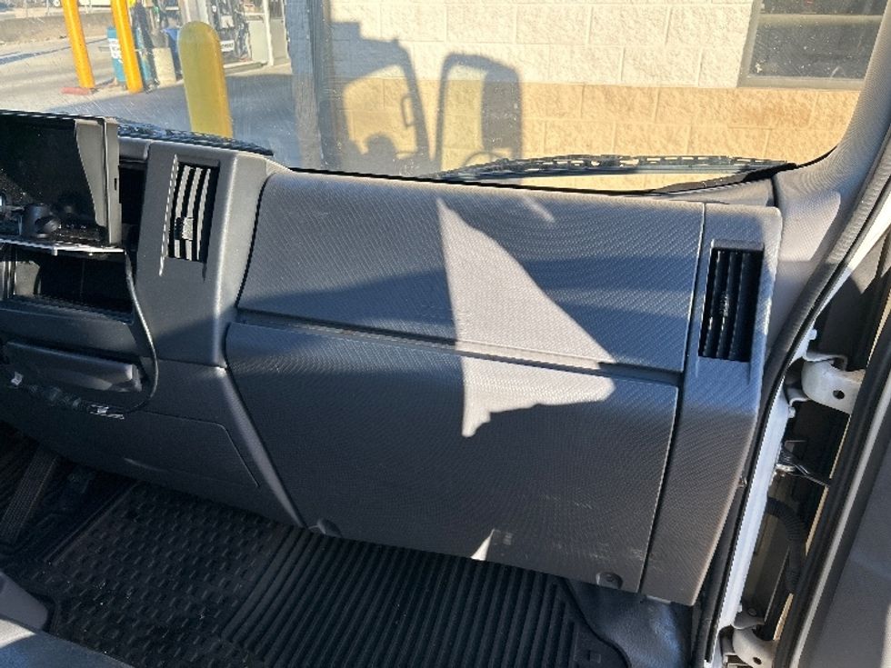 Refrigerated Truck-Light and Medium Duty Trucks-Isuzu-2022-NQR-Katy-TX-174,091\n\t\tmiles-$ 46,750 - Image 21