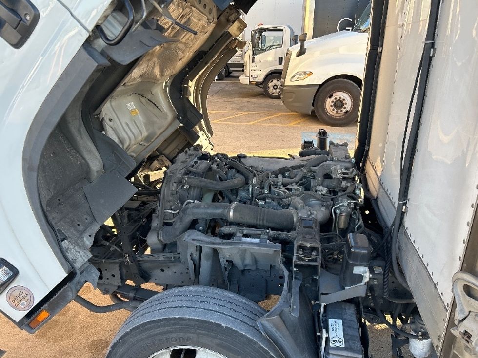 Refrigerated Truck-Light and Medium Duty Trucks-Isuzu-2022-NQR-Katy-TX-174,091\n\t\tmiles-$ 46,750 - Image 24