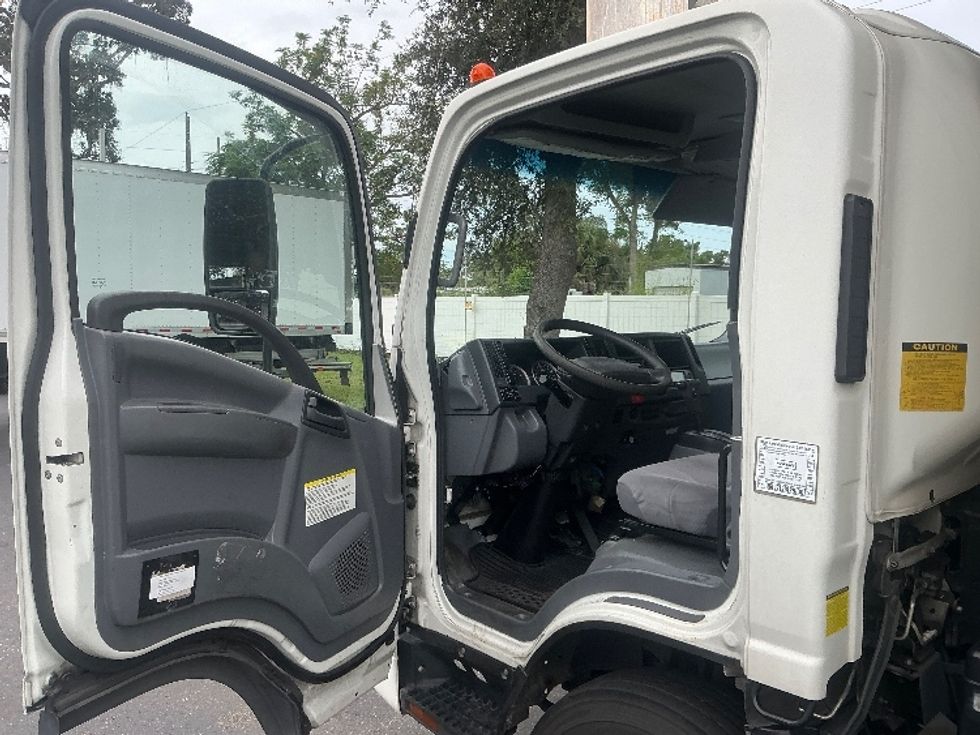 Refrigerated Truck-Light and Medium Duty Trucks-Isuzu-2022-NQR-Tampa-FL-154,200\n\t\tmiles-$ 49,000 - Image 16