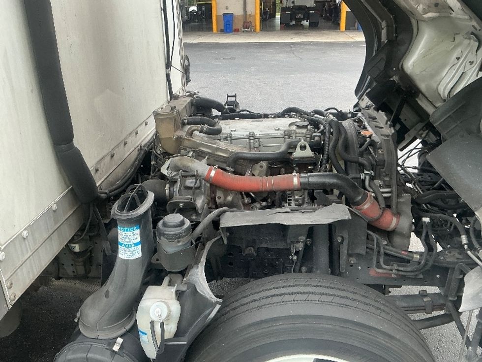 Refrigerated Truck-Light and Medium Duty Trucks-Isuzu-2022-NQR-Tampa-FL-154,200\n\t\tmiles-$ 49,000 - Image 23