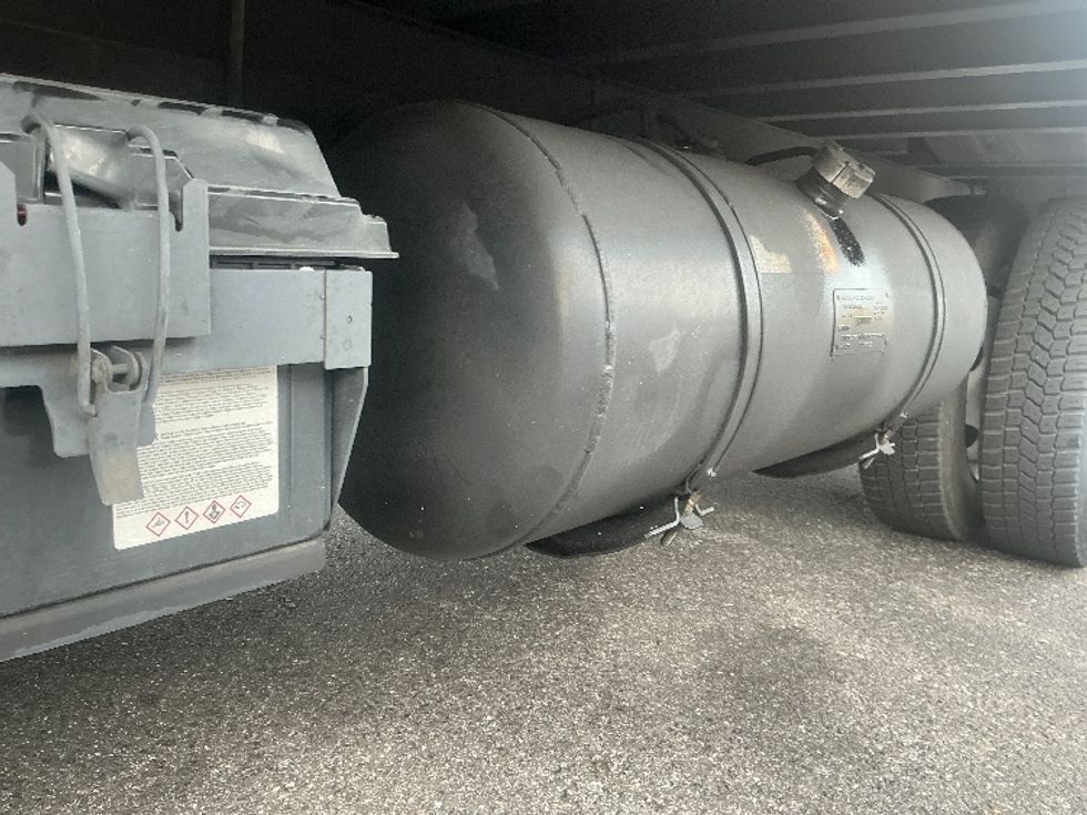 Refrigerated Truck-Light and Medium Duty Trucks-Isuzu-2022-NQR-Tampa-FL-154,200\n\t\tmiles-$ 49,000 - Image 5