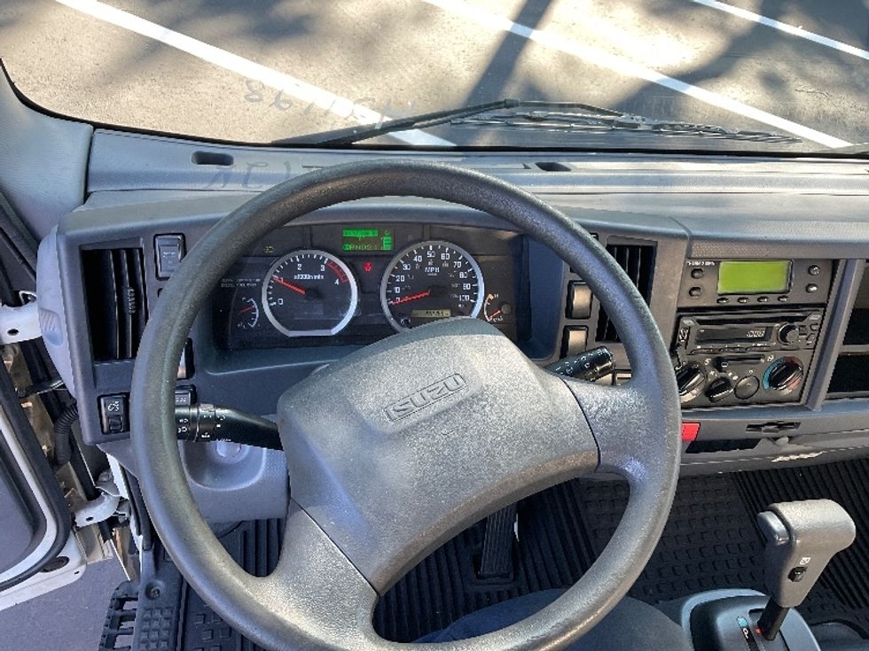 Refrigerated Truck-Light and Medium Duty Trucks-Isuzu-2022-NQR-Tampa-FL-192,165\n\t\tmiles-$ 44,500 - Image 17