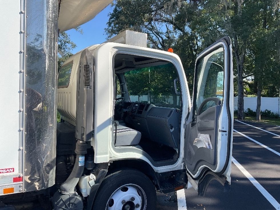 Refrigerated Truck-Light and Medium Duty Trucks-Isuzu-2022-NQR-Tampa-FL-192,165\n\t\tmiles-$ 44,500 - Image 20