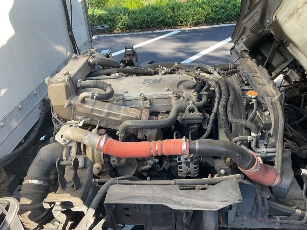 Refrigerated Truck-Light and Medium Duty Trucks-Isuzu-2022-NQR-Tampa-FL-192,165\n\t\tmiles-$ 44,500 - Image 23