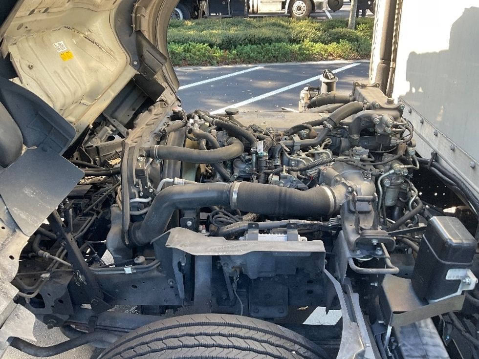 Refrigerated Truck-Light and Medium Duty Trucks-Isuzu-2022-NQR-Tampa-FL-192,165\n\t\tmiles-$ 44,500 - Image 24