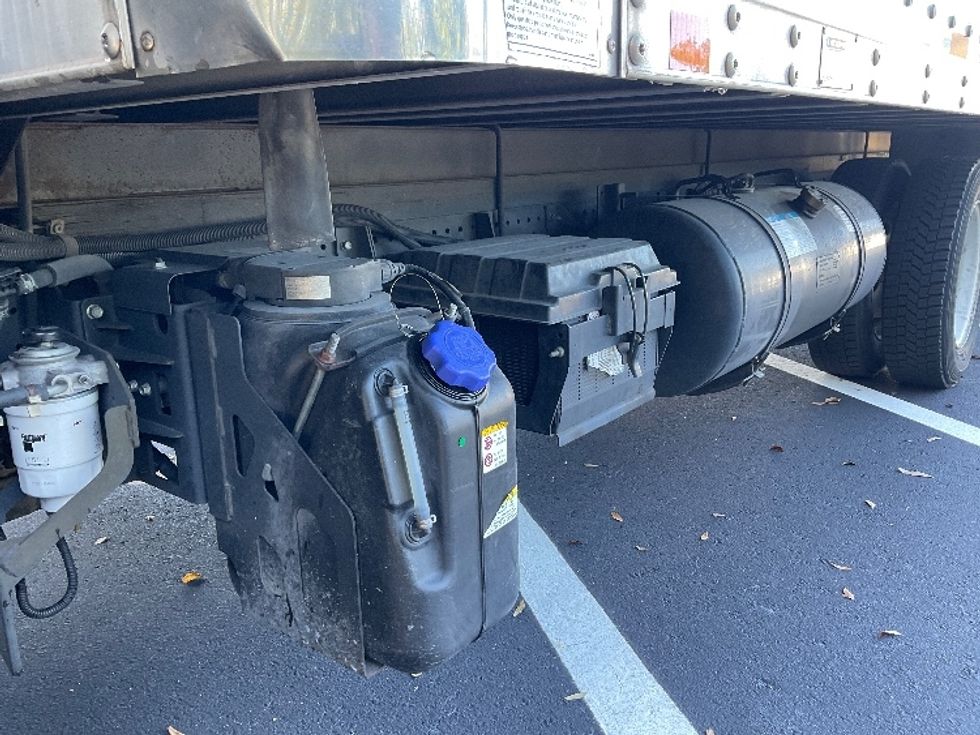 Refrigerated Truck-Light and Medium Duty Trucks-Isuzu-2022-NQR-Tampa-FL-192,165\n\t\tmiles-$ 44,500 - Image 5