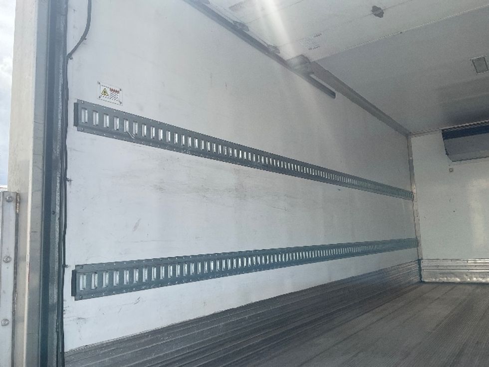 Refrigerated Truck-Light and Medium Duty Trucks-Isuzu-2022-NQR-Torrance-CA-38,309\n\t\tmiles-$ 73,000 - Image 11