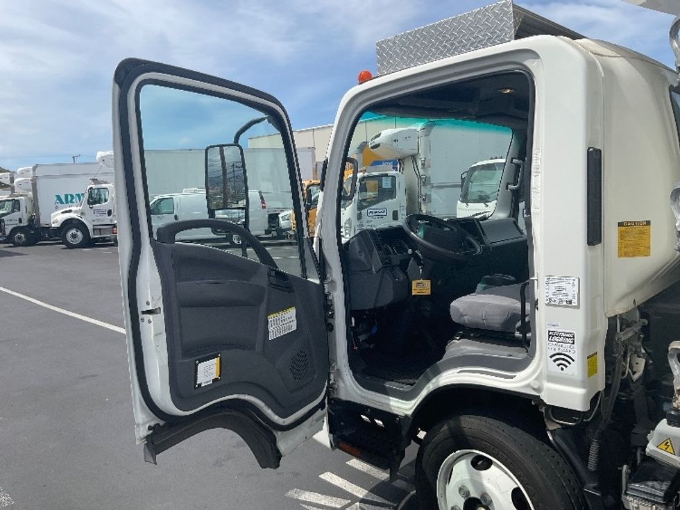 Refrigerated Truck-Light and Medium Duty Trucks-Isuzu-2022-NQR-Torrance-CA-38,309\n\t\tmiles-$ 73,000 - Image 16