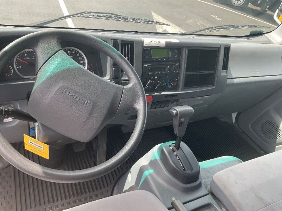 Refrigerated Truck-Light and Medium Duty Trucks-Isuzu-2022-NQR-Torrance-CA-38,309\n\t\tmiles-$ 73,000 - Image 18