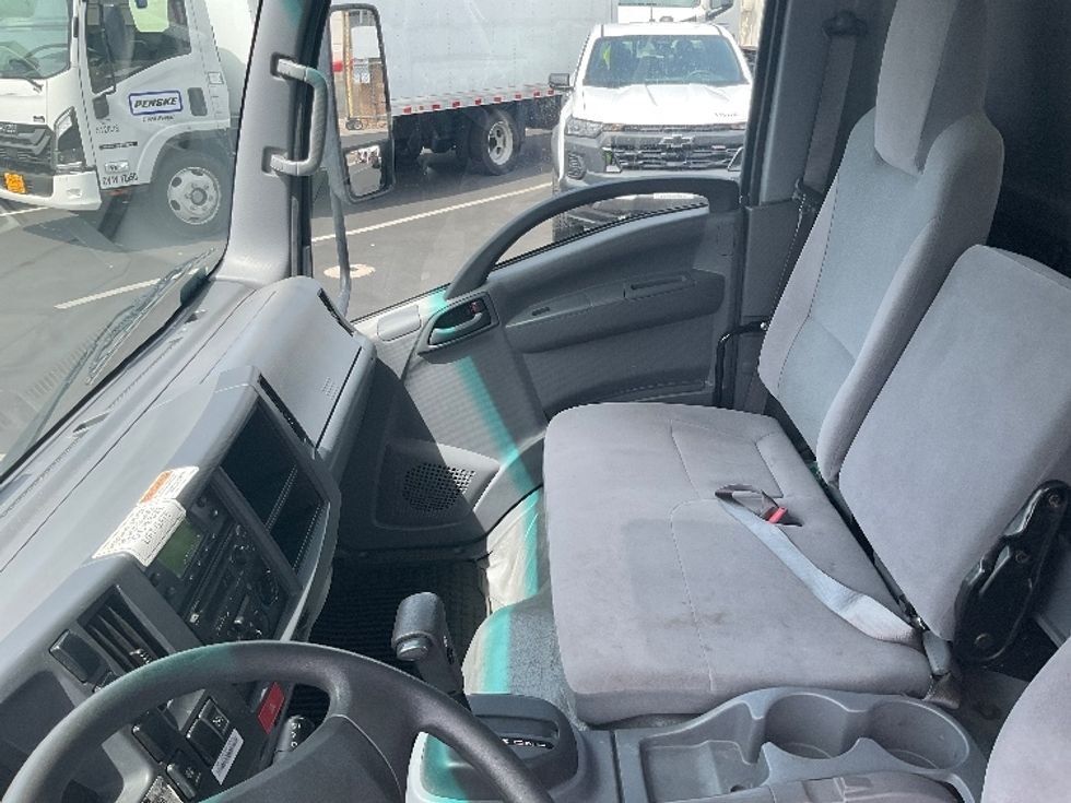 Refrigerated Truck-Light and Medium Duty Trucks-Isuzu-2022-NQR-Torrance-CA-38,309\n\t\tmiles-$ 73,000 - Image 19