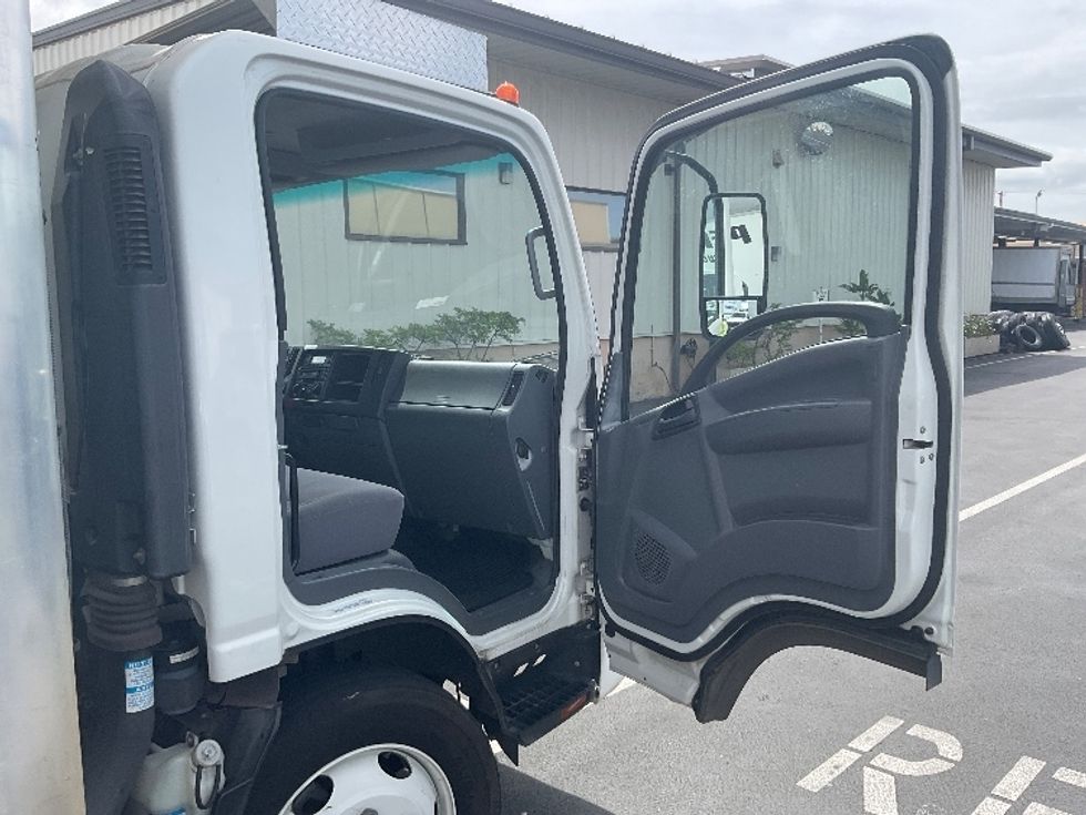 Refrigerated Truck-Light and Medium Duty Trucks-Isuzu-2022-NQR-Torrance-CA-38,309\n\t\tmiles-$ 73,000 - Image 20