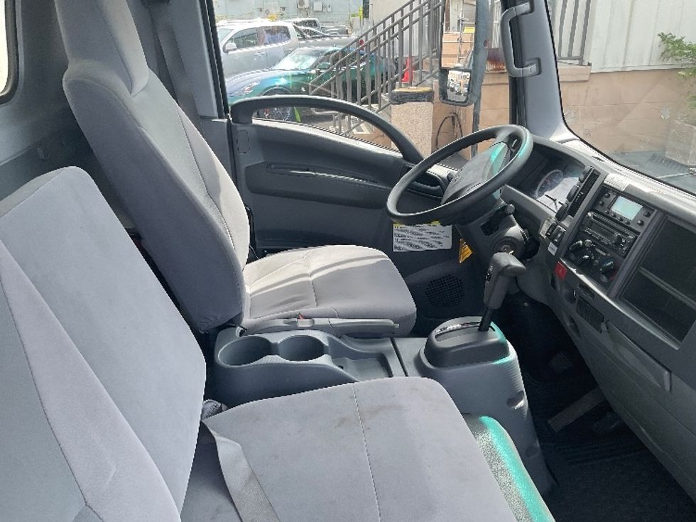Refrigerated Truck-Light and Medium Duty Trucks-Isuzu-2022-NQR-Torrance-CA-38,309\n\t\tmiles-$ 73,000 - Image 22