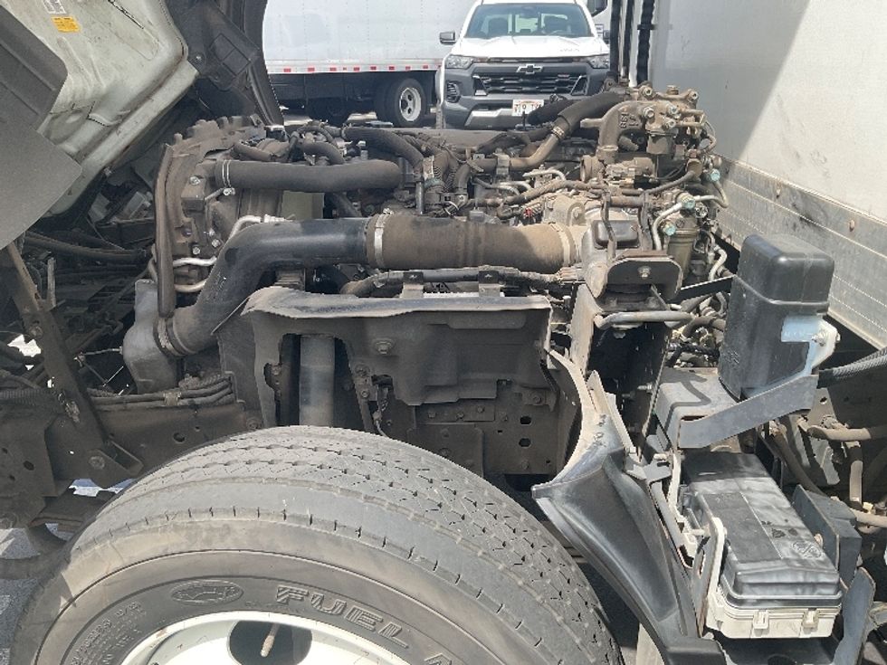 Refrigerated Truck-Light and Medium Duty Trucks-Isuzu-2022-NQR-Torrance-CA-38,309\n\t\tmiles-$ 73,000 - Image 23