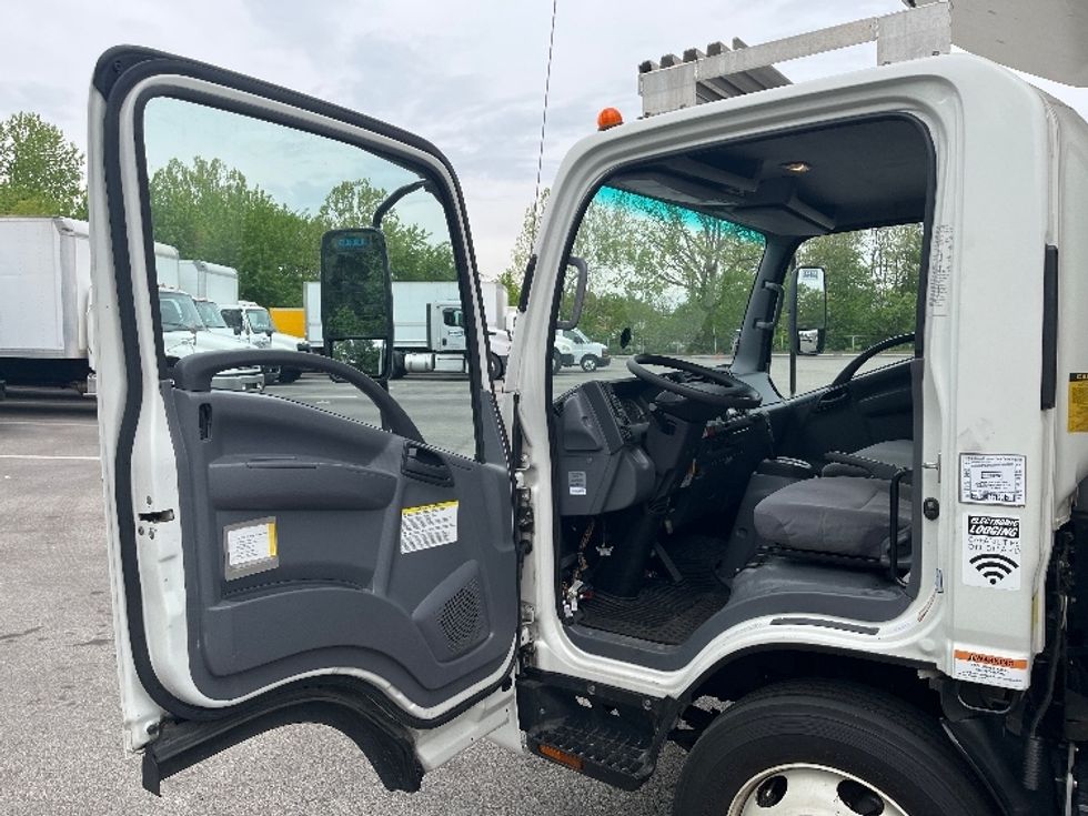 Refrigerated Truck-Light and Medium Duty Trucks-Isuzu-2022-NRR-Allentown-PA-193,296\n\t\tmiles-$ 40,500 - Image 16