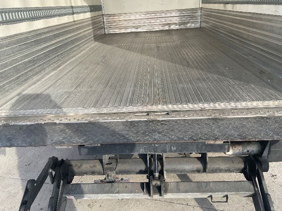 Refrigerated Truck-Light and Medium Duty Trucks-Isuzu-2022-NRR-Anaheim-CA-39,810\n\t\tmiles-$ 71,500 - Image 10