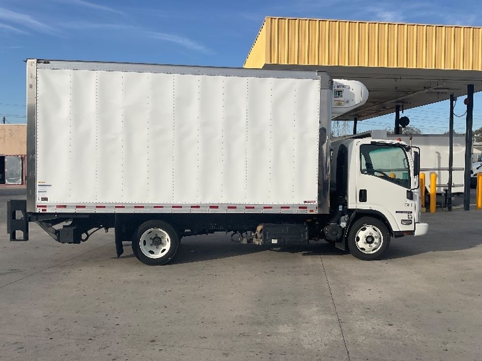 Refrigerated Truck-Light and Medium Duty Trucks-Isuzu-2022-NRR-Anaheim-CA-39,810\n\t\tmiles-$ 71,500 - Image 15