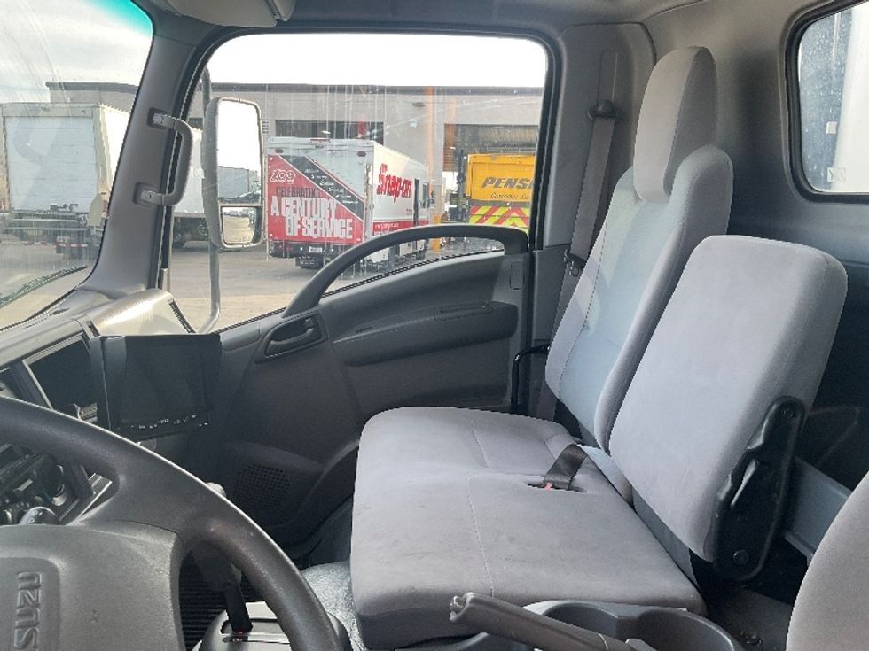 Refrigerated Truck-Light and Medium Duty Trucks-Isuzu-2022-NRR-Anaheim-CA-39,810\n\t\tmiles-$ 71,500 - Image 19