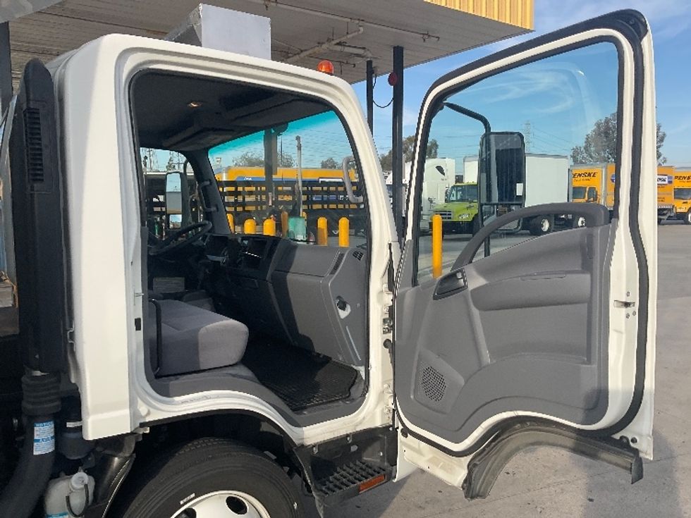 Refrigerated Truck-Light and Medium Duty Trucks-Isuzu-2022-NRR-Anaheim-CA-39,810\n\t\tmiles-$ 71,500 - Image 20