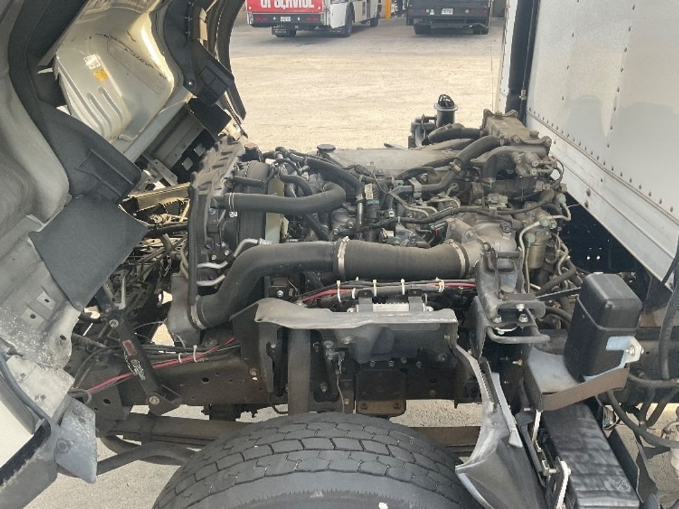 Refrigerated Truck-Light and Medium Duty Trucks-Isuzu-2022-NRR-Anaheim-CA-39,810\n\t\tmiles-$ 71,500 - Image 24