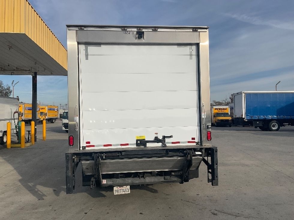 Refrigerated Truck-Light and Medium Duty Trucks-Isuzu-2022-NRR-Anaheim-CA-39,810\n\t\tmiles-$ 71,500 - Image 7