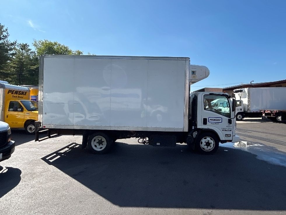 Refrigerated Truck-Light and Medium Duty Trucks-Isuzu-2022-NRR-Braintree-MA-66,715\n\t\tmiles-$ 62,250 - Image 14