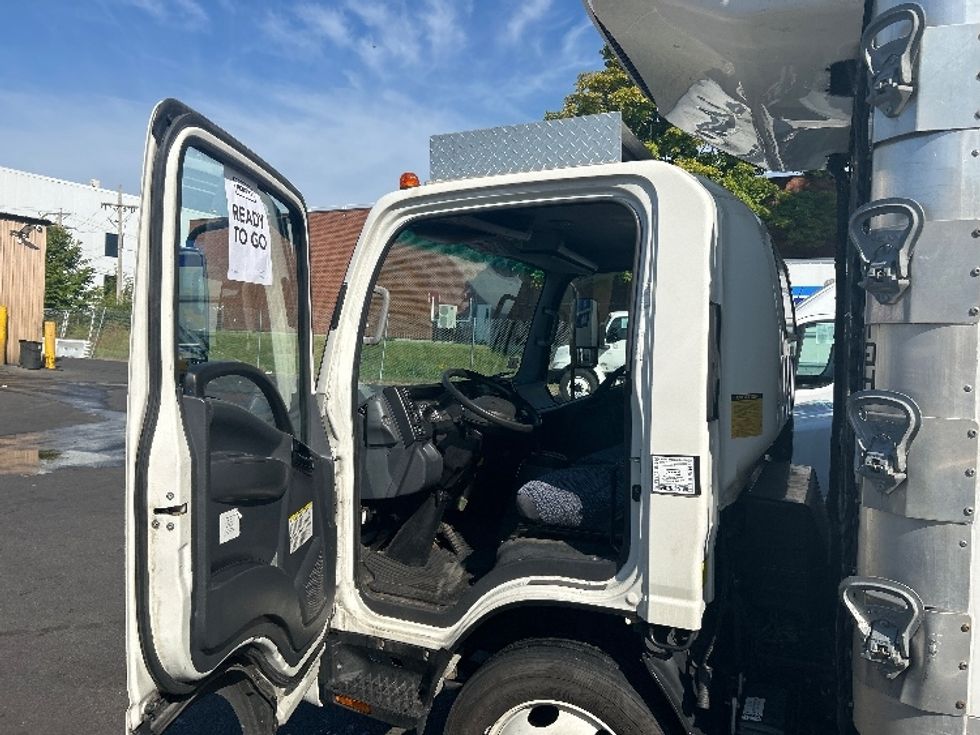Refrigerated Truck-Light and Medium Duty Trucks-Isuzu-2022-NRR-Braintree-MA-66,715\n\t\tmiles-$ 62,250 - Image 15