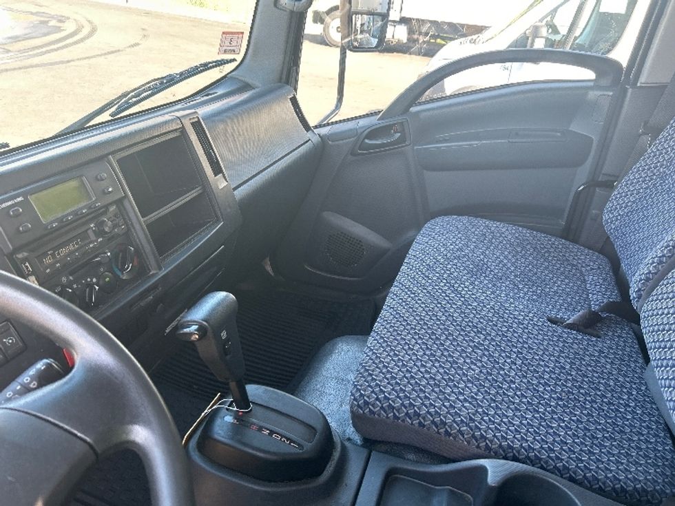 Refrigerated Truck-Light and Medium Duty Trucks-Isuzu-2022-NRR-Braintree-MA-66,715\n\t\tmiles-$ 62,250 - Image 18