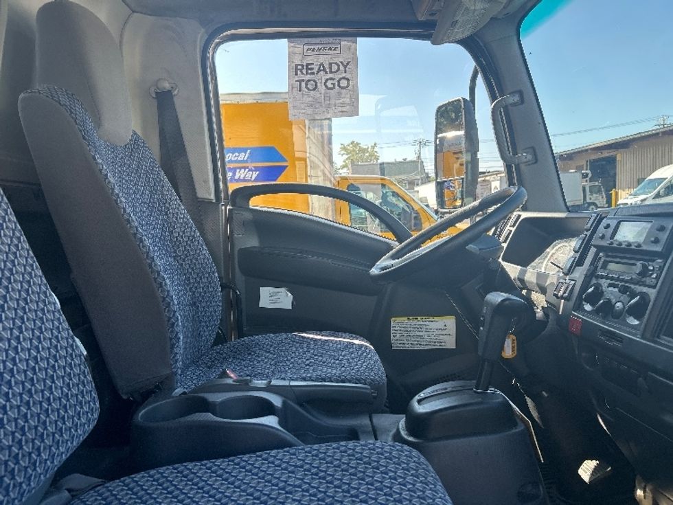 Refrigerated Truck-Light and Medium Duty Trucks-Isuzu-2022-NRR-Braintree-MA-66,715\n\t\tmiles-$ 62,250 - Image 21