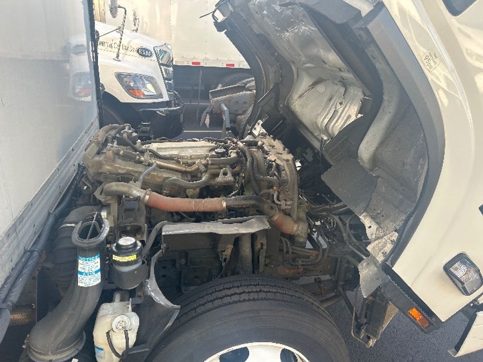 Refrigerated Truck-Light and Medium Duty Trucks-Isuzu-2022-NRR-Braintree-MA-66,715\n\t\tmiles-$ 62,250 - Image 22