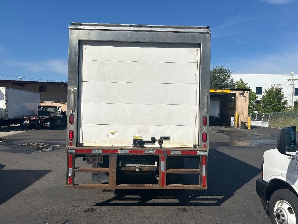 Refrigerated Truck-Light and Medium Duty Trucks-Isuzu-2022-NRR-Braintree-MA-66,715\n\t\tmiles-$ 62,250 - Image 7