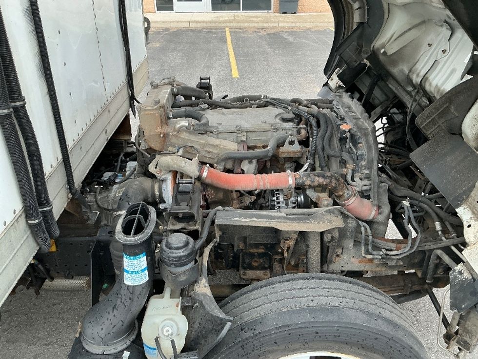 Refrigerated Truck-Light and Medium Duty Trucks-Isuzu-2022-NRR-Cambridge-ON-456,214\n\t\tkm-$ 31,000 - Image 23