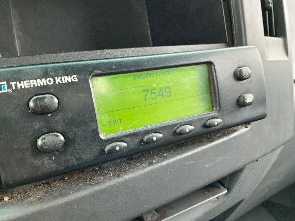 Refrigerated Truck-Light and Medium Duty Trucks-Isuzu-2022-NRR-Cambridge-ON-456,214\n\t\tkm-$ 31,000 - Image 25