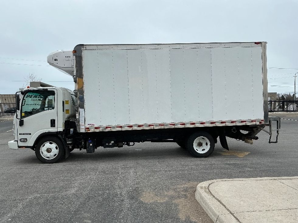 Refrigerated Truck-Light and Medium Duty Trucks-Isuzu-2022-NRR-Cambridge-ON-456,214\n\t\tkm-$ 31,000 - Image 4