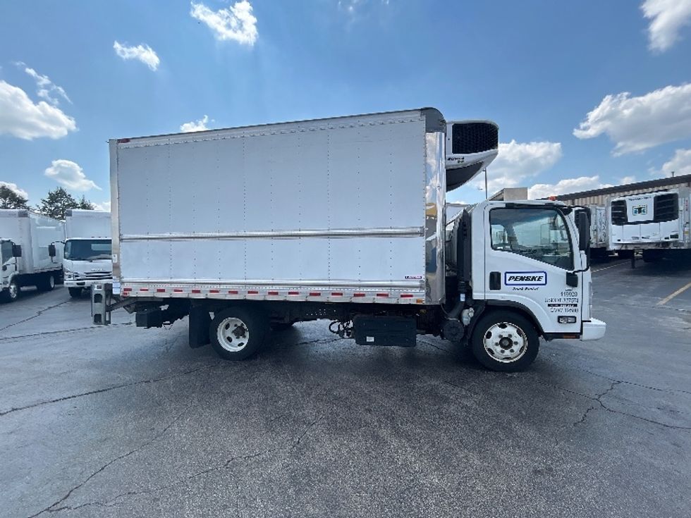 Refrigerated Truck-Light and Medium Duty Trucks-Isuzu-2022-NRR-Chicago (Melrose Park)-IL-244,206\n\t\tmiles-$ 33,750 - Image 14