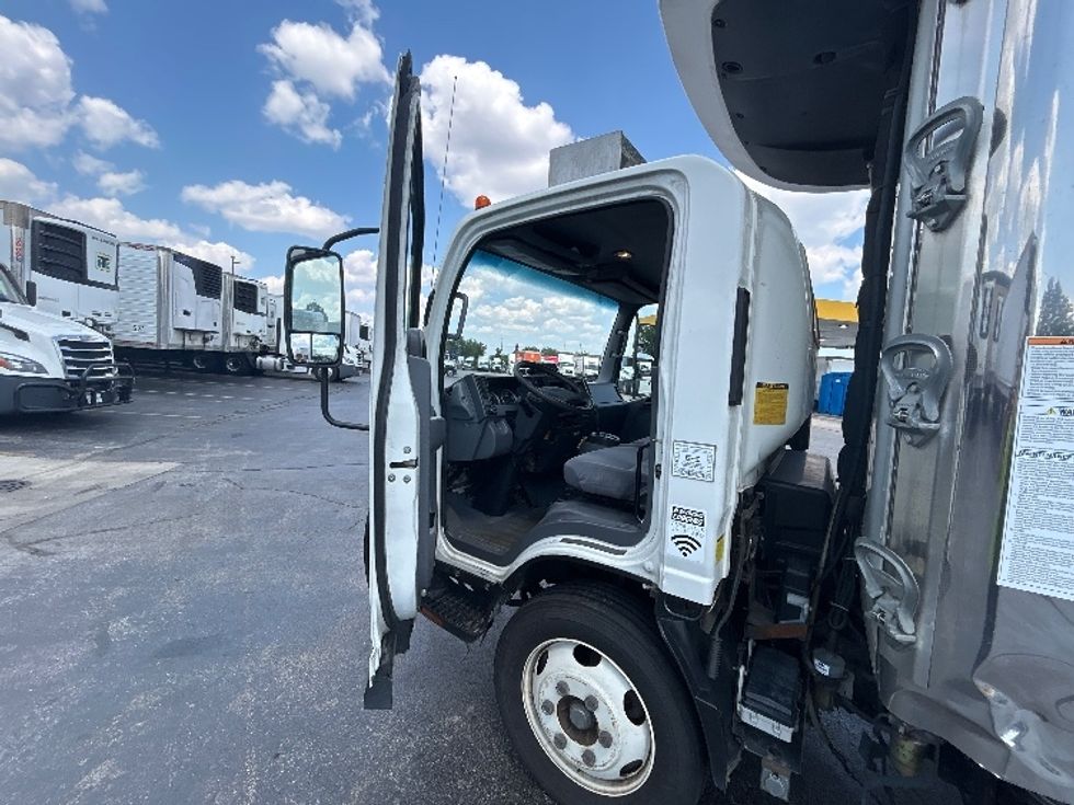 Refrigerated Truck-Light and Medium Duty Trucks-Isuzu-2022-NRR-Chicago (Melrose Park)-IL-244,206\n\t\tmiles-$ 33,750 - Image 15