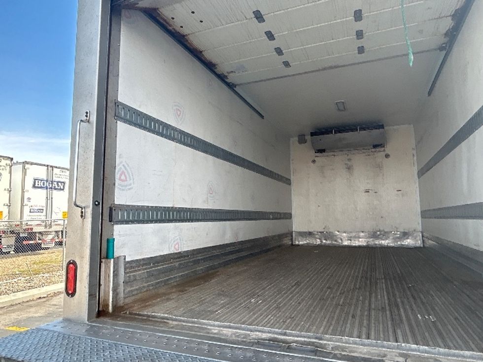 Refrigerated Truck-Light and Medium Duty Trucks-Isuzu-2022-NRR-Columbus-OH-123,524\n\t\tmiles-$ 60,500 - Image 10