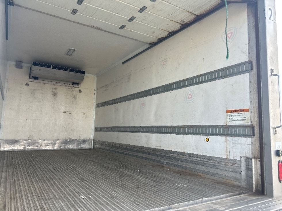 Refrigerated Truck-Light and Medium Duty Trucks-Isuzu-2022-NRR-Columbus-OH-123,524\n\t\tmiles-$ 60,500 - Image 11