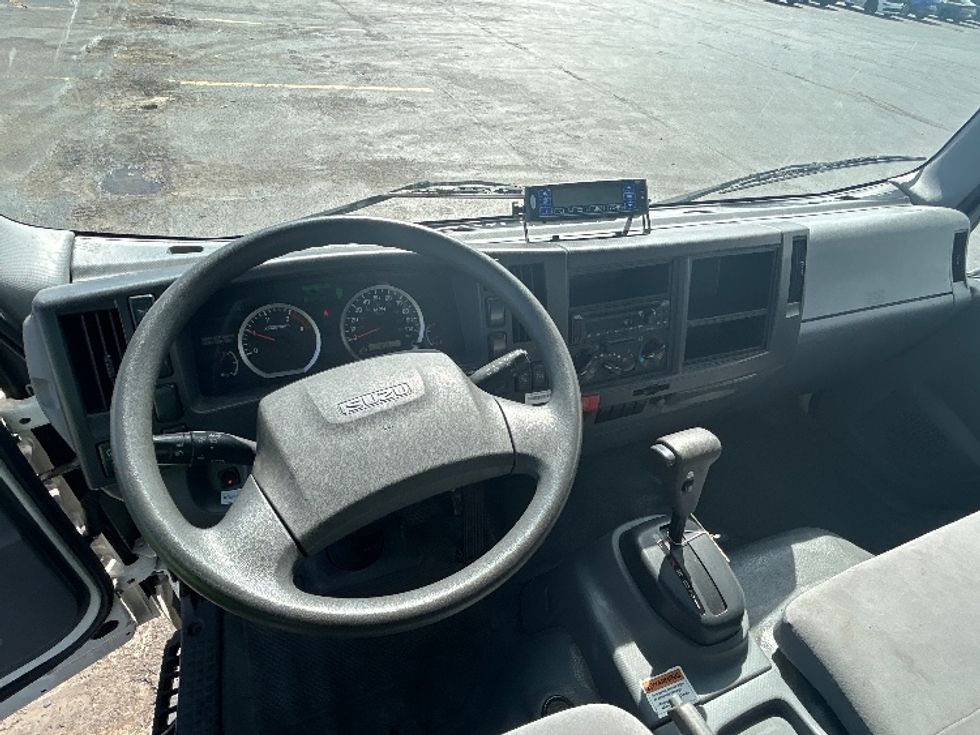 Refrigerated Truck-Light and Medium Duty Trucks-Isuzu-2022-NRR-Columbus-OH-123,524\n\t\tmiles-$ 60,500 - Image 17
