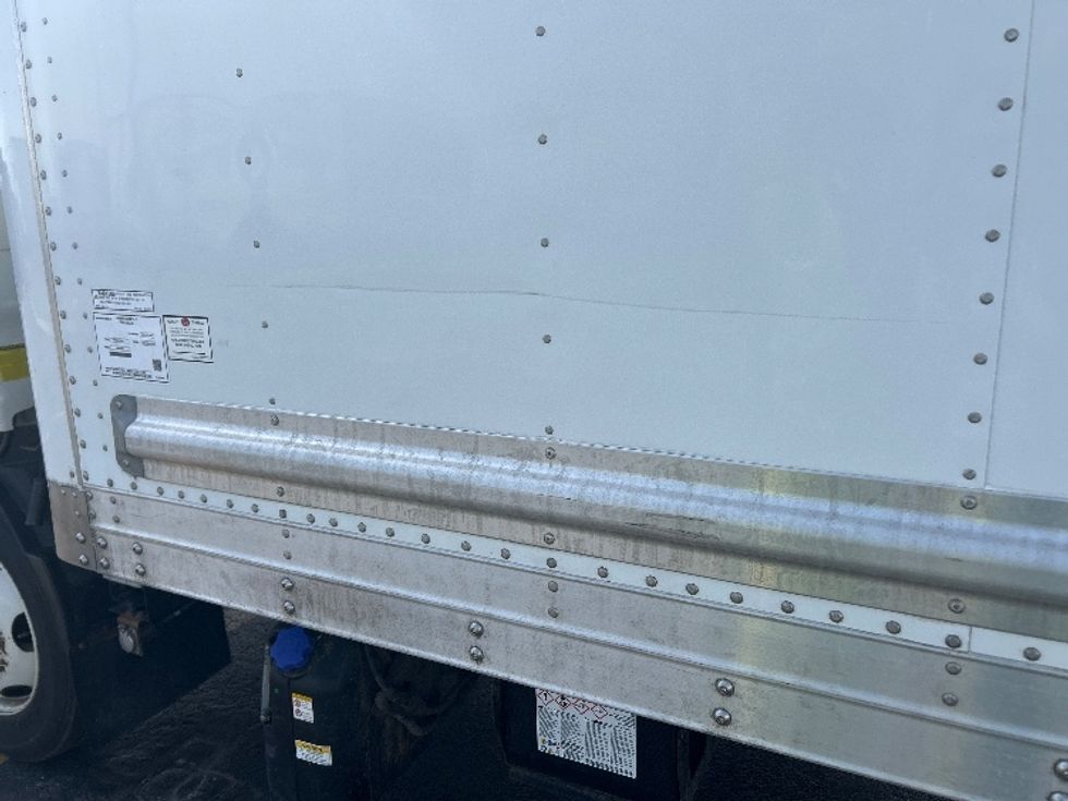 Refrigerated Truck-Light and Medium Duty Trucks-Isuzu-2022-NRR-Columbus-OH-123,524\n\t\tmiles-$ 60,500 - Image 24